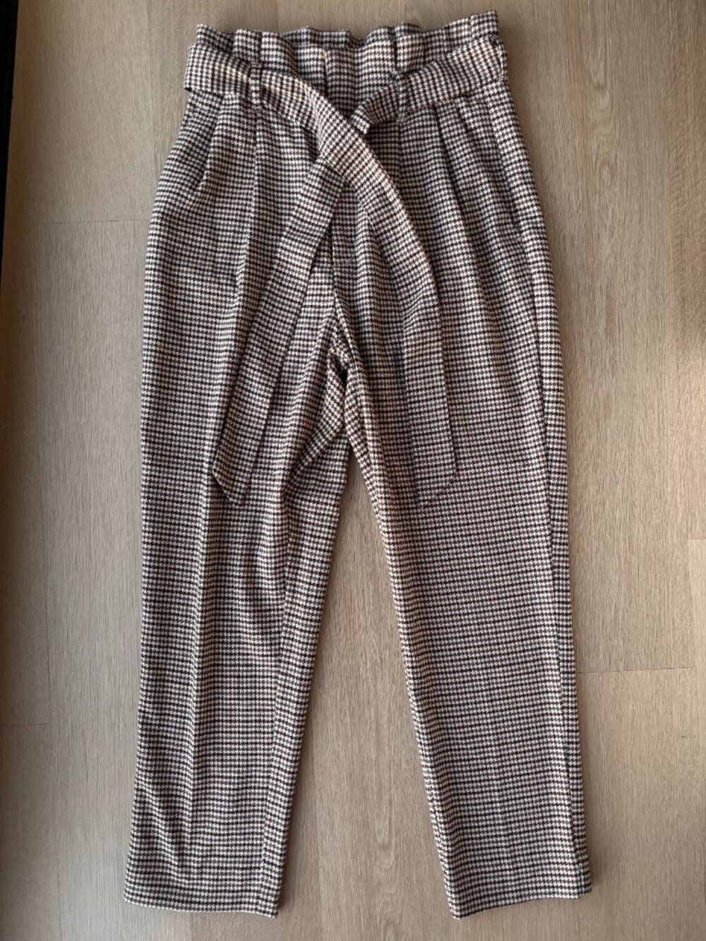 H&M High Rise Plaid Paperbag Belted Ankle Pants